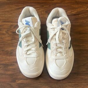 New Balance 302 Court Sneakers Size 6